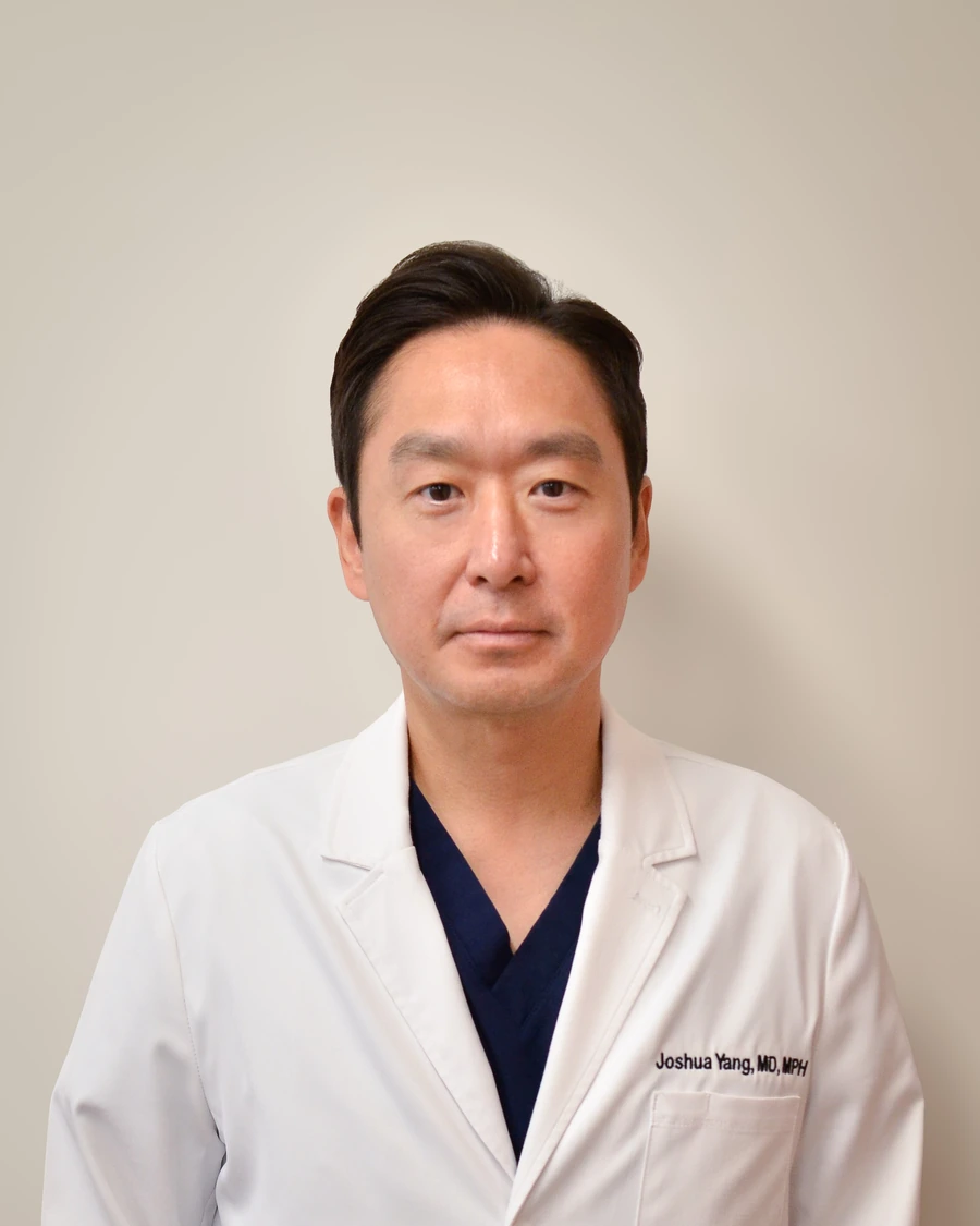 한마음 메디컬 센터의 주일 양 의사. Dr. Joshua Yang, MD, MPH at Hanmaum Medical Center.